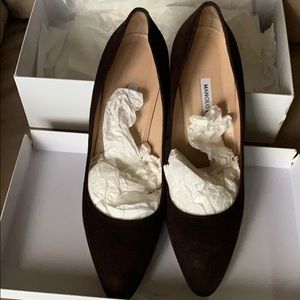 Manolo Blahnik Tucciototo Brown Pumps.